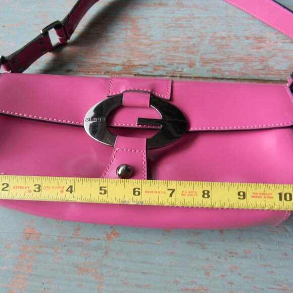 GUESS Y2K VINTAGE PINK PATENT GORGEOUS BAGUETTE SHOULDER BAG 90'S GORGEOUS! - Picture 3 of 8
